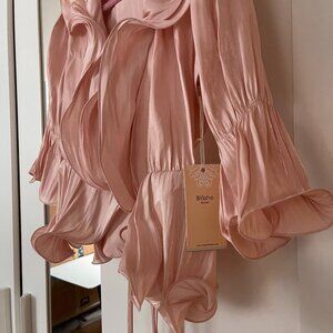 🌸 For Sale: Gorgeous Pink Blouse – Women’s Size Small! 🌸